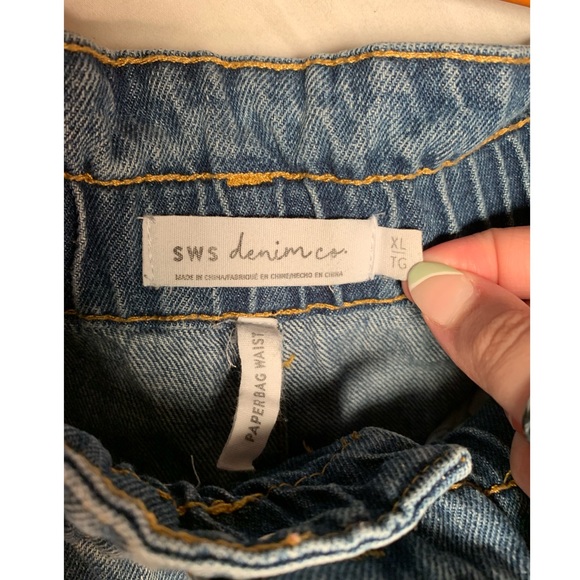 SWS High Waisted, Relaxed Fit Mom Jeans size XL - Picture 2 of 3